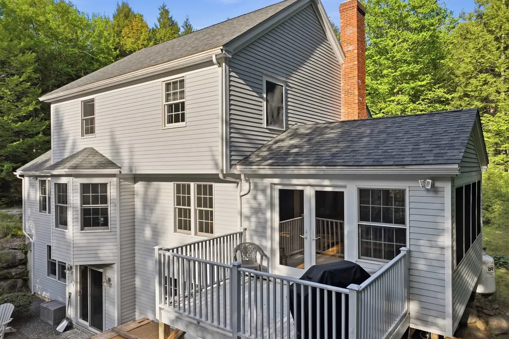 25 James Lane Hebron NH 03241