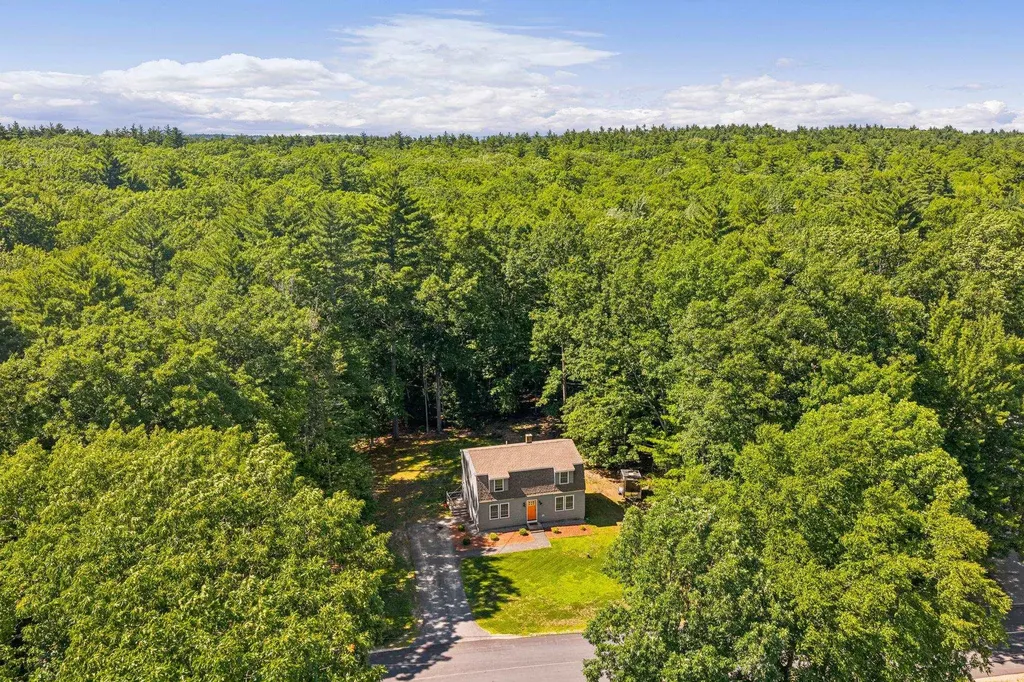 14 Rosewood Drive Bow NH 03304