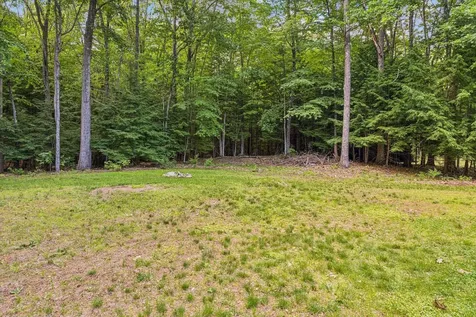 14 Rosewood Drive Bow NH 03304
