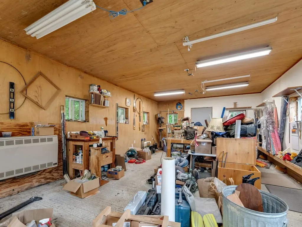 31 Burroughs Farm Road Ferrisburgh VT 05456