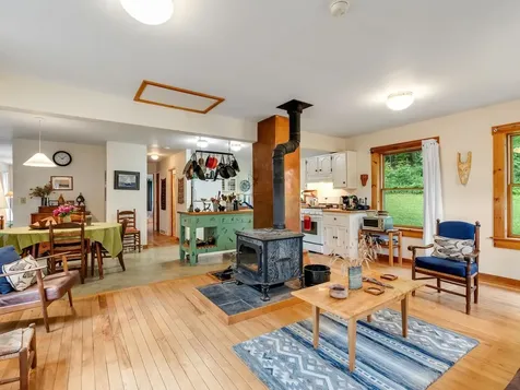 31 Burroughs Farm Road Ferrisburgh VT 05456
