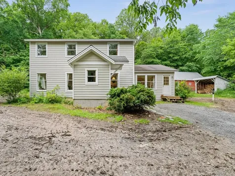31 Burroughs Farm Road Ferrisburgh VT 05456