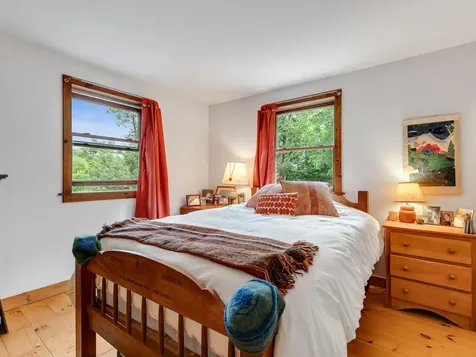 31 Burroughs Farm Road Ferrisburgh VT 05456