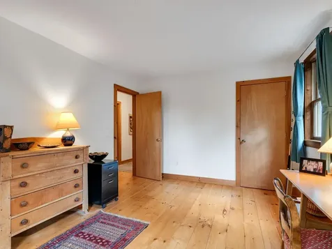 31 Burroughs Farm Road Ferrisburgh VT 05456