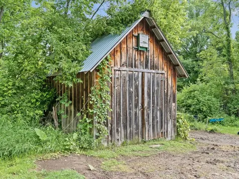 31 Burroughs Farm Road Ferrisburgh VT 05456