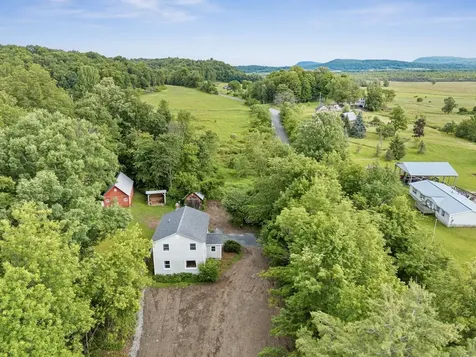 31 Burroughs Farm Road Ferrisburgh VT 05456