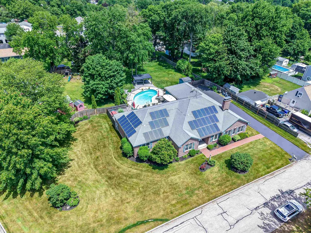 129 Sherburne Street Manchester NH 03104