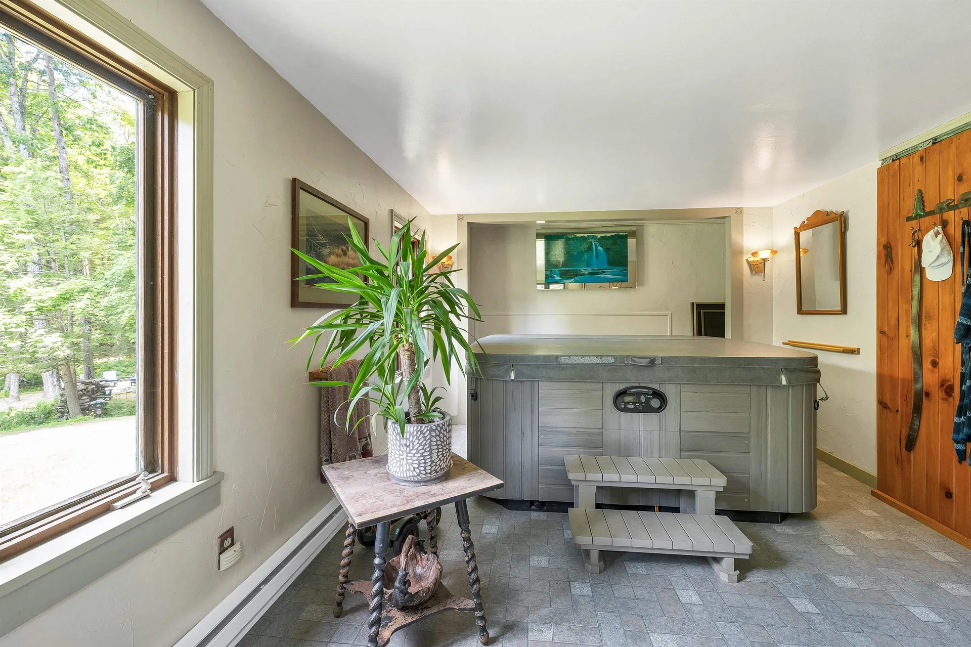 539 N Main Street Wolfeboro NH 03894