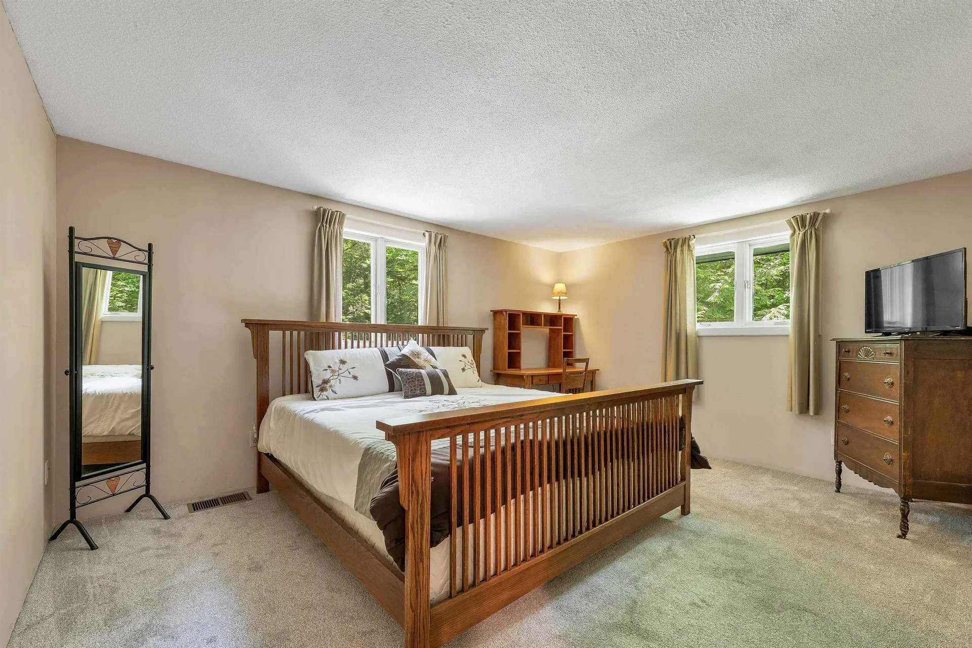 539 N Main Street Wolfeboro NH 03894