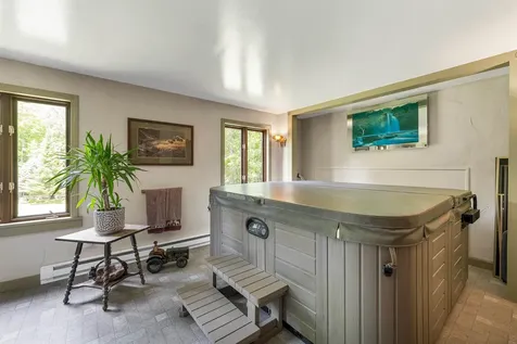 539 N Main Street Wolfeboro NH 03894