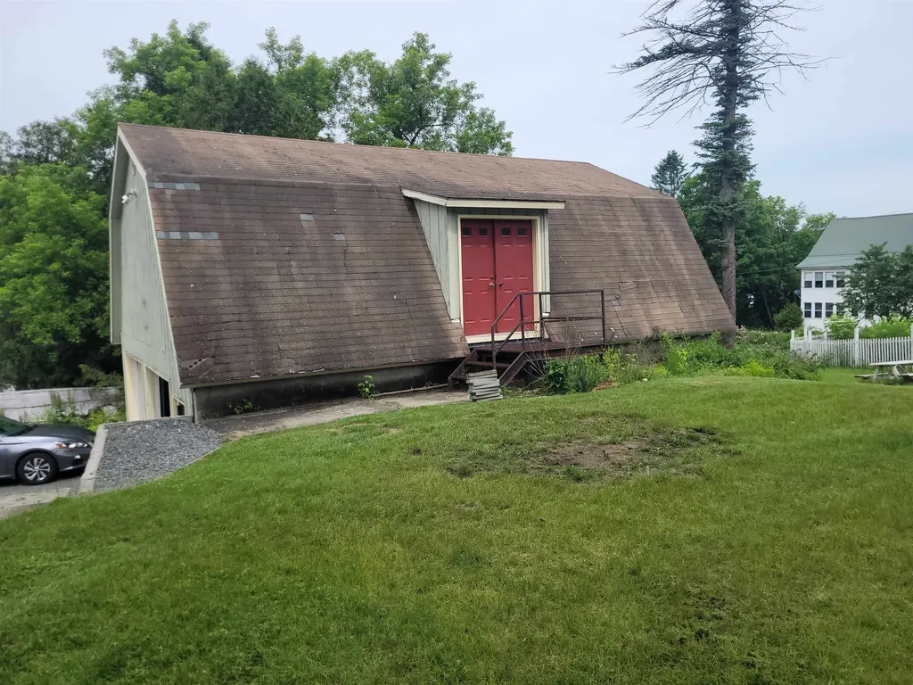 178 Sanger Circle St. Johnsbury VT 05819