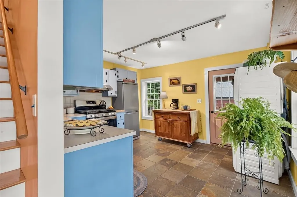 606 Old Stowell Hill Londonderry VT 05148