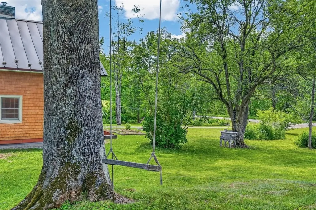 606 Old Stowell Hill Londonderry VT 05148