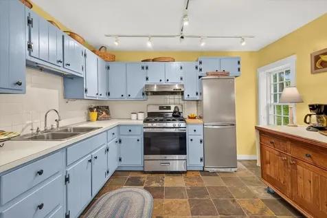 606 Old Stowell Hill Londonderry VT 05148