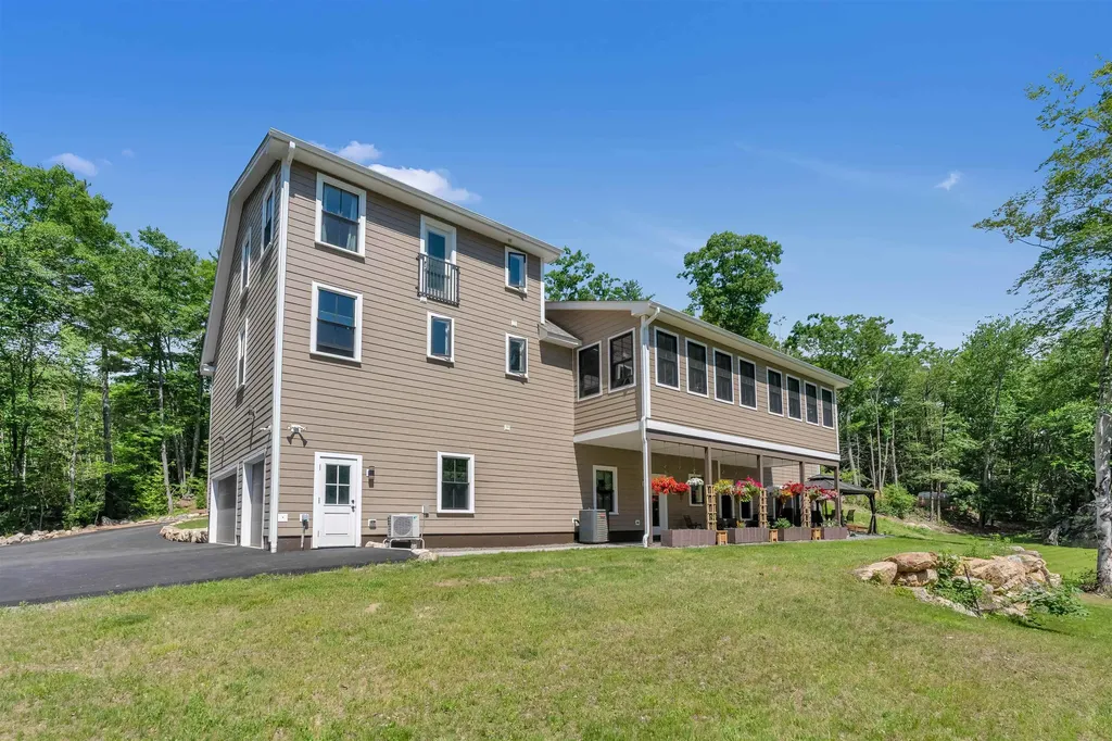 67 Cooper Road Barrington NH 03825