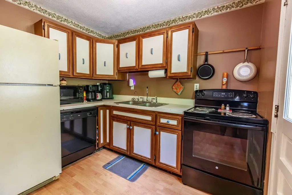 48 Carriage Hill Road Brattleboro VT 05301