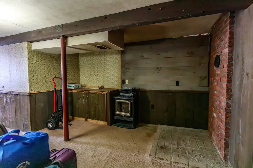 48 Carriage Hill Road Brattleboro VT 05301