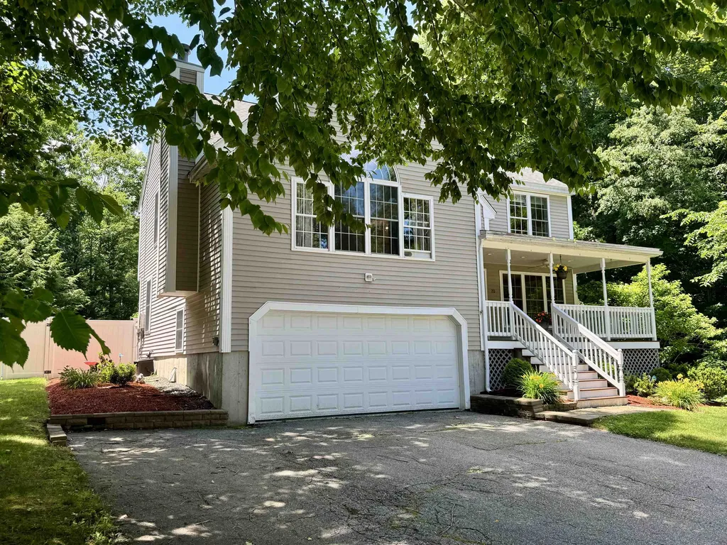 20 Lamprey Village Drive Epping NH 03042