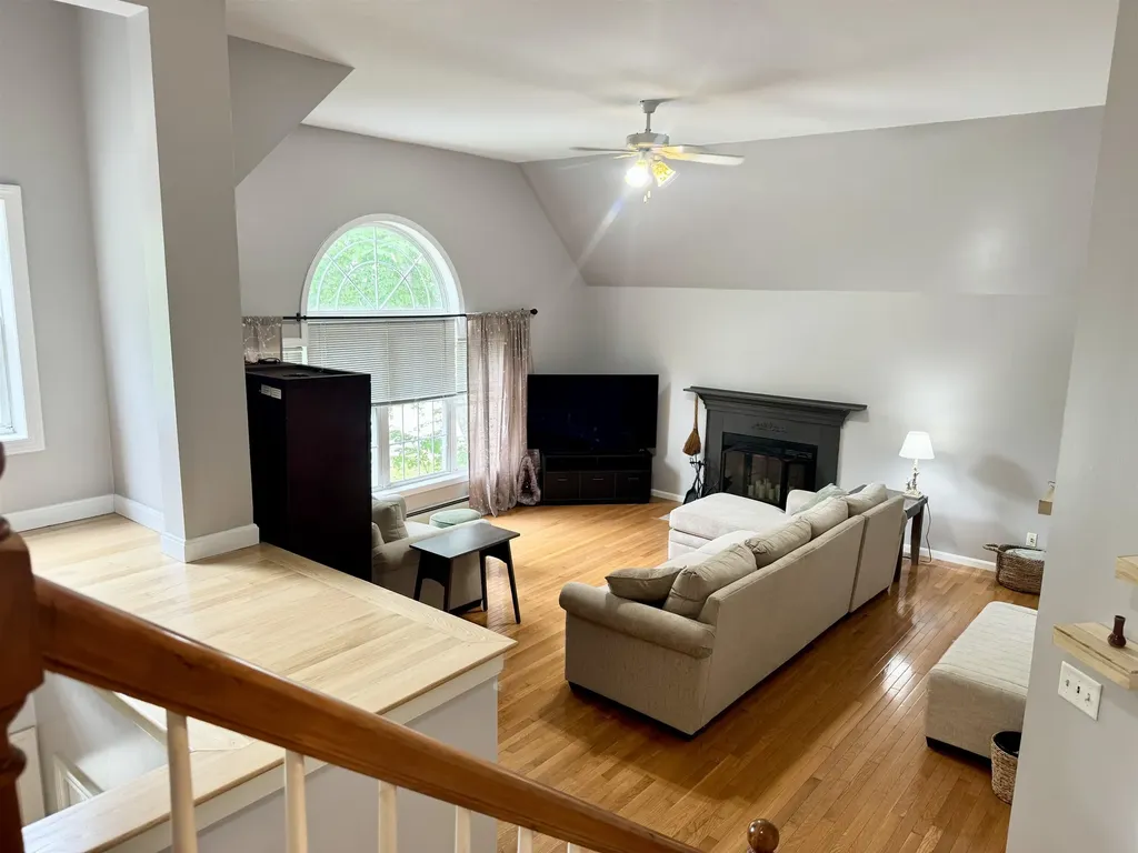 20 Lamprey Village Drive Epping NH 03042