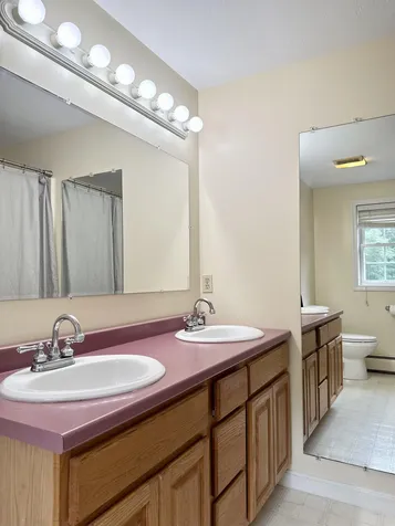 20 Lamprey Village Drive Epping NH 03042
