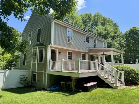 20 Lamprey Village Drive Epping NH 03042