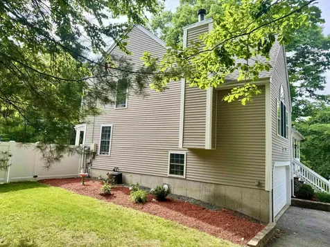 20 Lamprey Village Drive Epping NH 03042