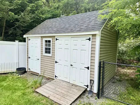 20 Lamprey Village Drive Epping NH 03042