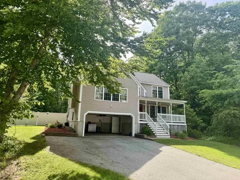 20 Lamprey Village Drive Epping NH 03042