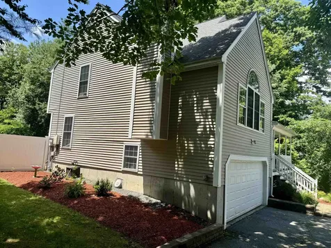 20 Lamprey Village Drive Epping NH 03042