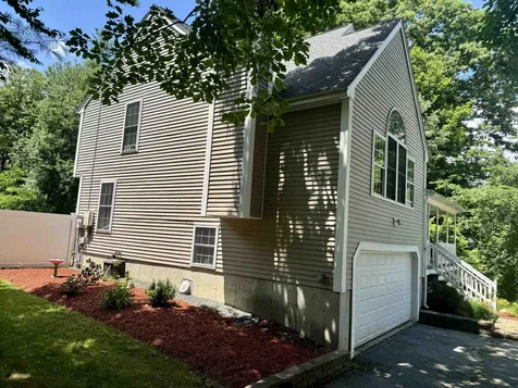 20 Lamprey Village Drive Epping NH 03042