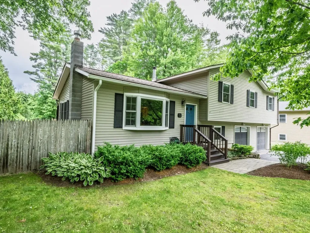 32 Logwood Circle Essex VT 05452