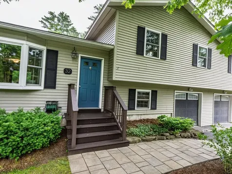 32 Logwood Circle Essex VT 05452