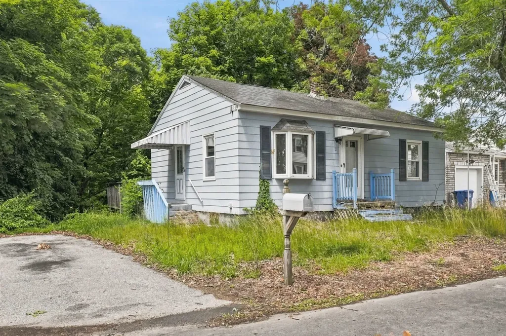 25 Kendall Avenue Manchester NH 03103