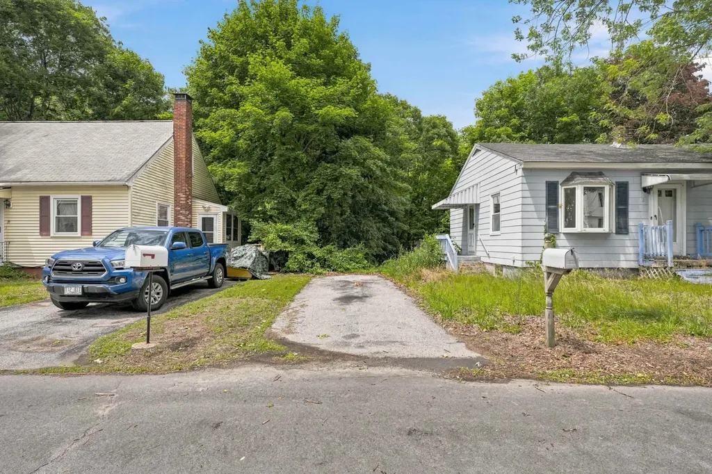 25 Kendall Avenue Manchester NH 03103