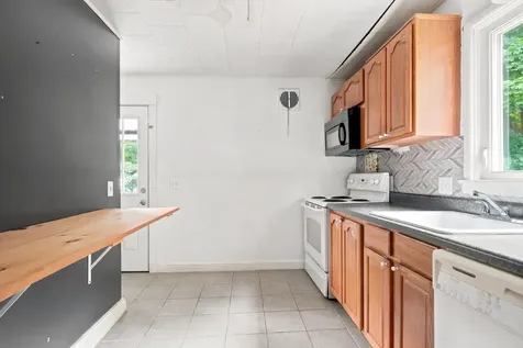 25 Kendall Avenue Manchester NH 03103