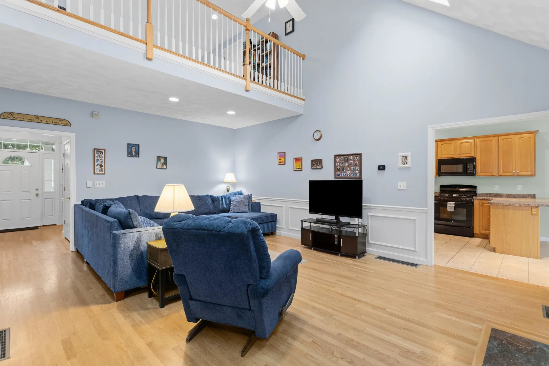 28 Saint Andrews Way Londonderry NH 03053