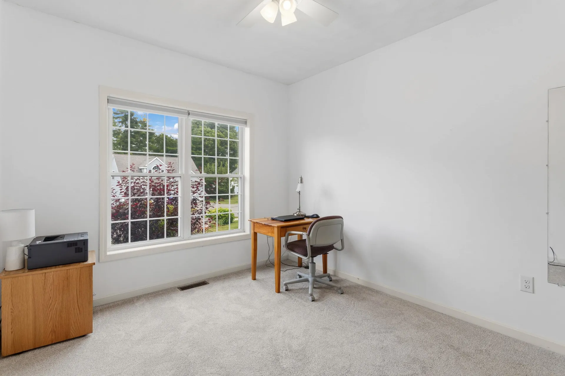 28 Saint Andrews Way Londonderry NH 03053