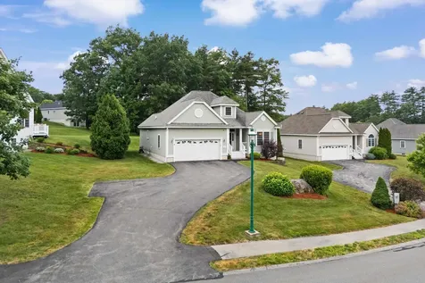 28 Saint Andrews Way Londonderry NH 03053