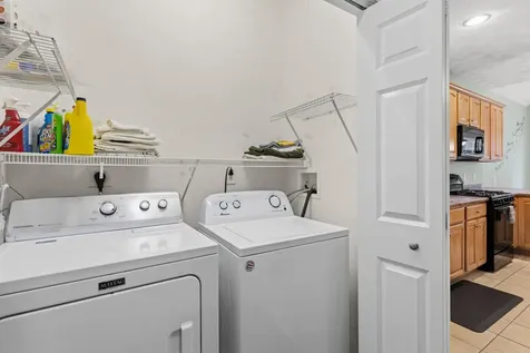 28 Saint Andrews Way Londonderry NH 03053