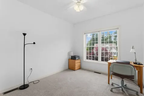 28 Saint Andrews Way Londonderry NH 03053