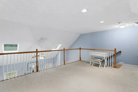 28 Saint Andrews Way Londonderry NH 03053