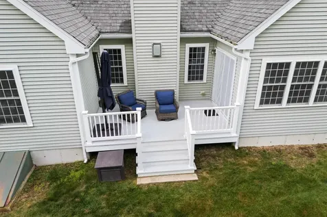 28 Saint Andrews Way Londonderry NH 03053