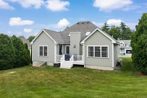 28 Saint Andrews Way Londonderry NH 03053