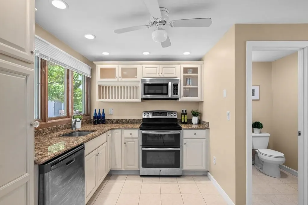 23 Cusack Road Hampton NH 03842