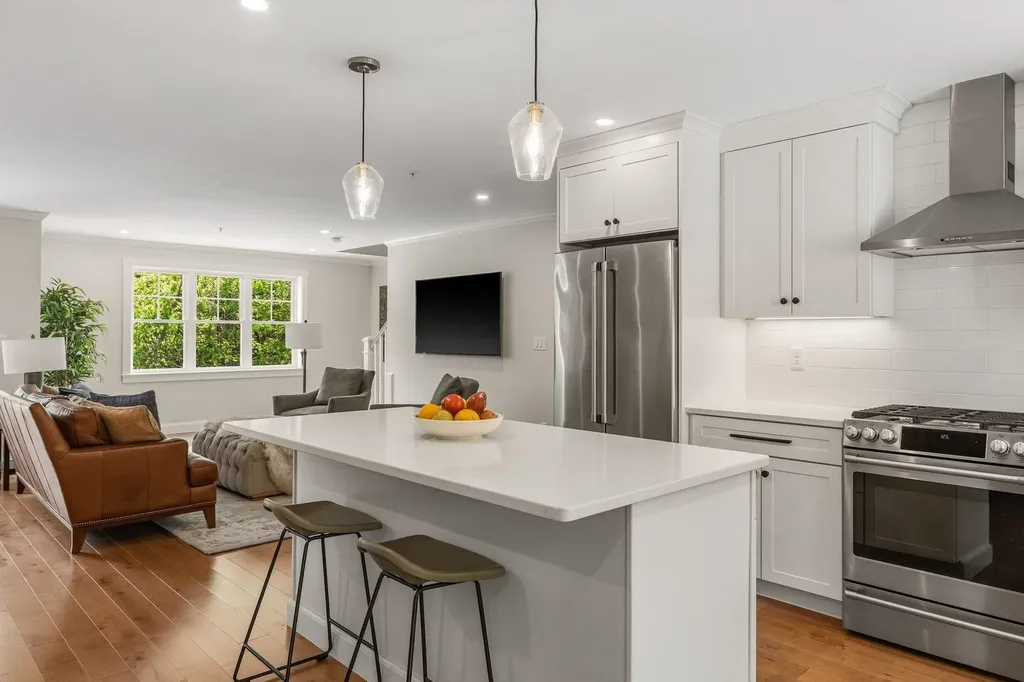 293 Peverly Hill Road Portsmouth NH 03801