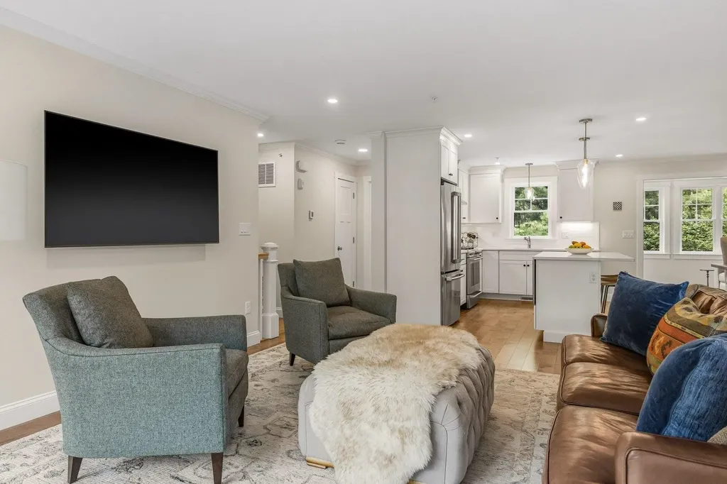 293 Peverly Hill Road Portsmouth NH 03801