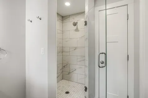 293 Peverly Hill Road Portsmouth NH 03801