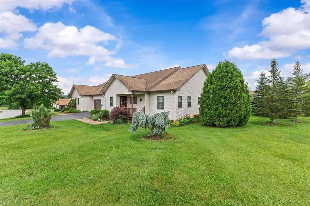 55 Jersey Way Morristown VT 05661