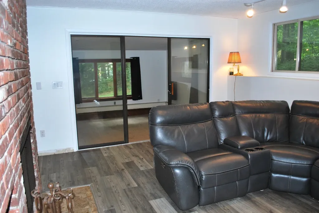 43 Camelot Drive Bedford NH 03110