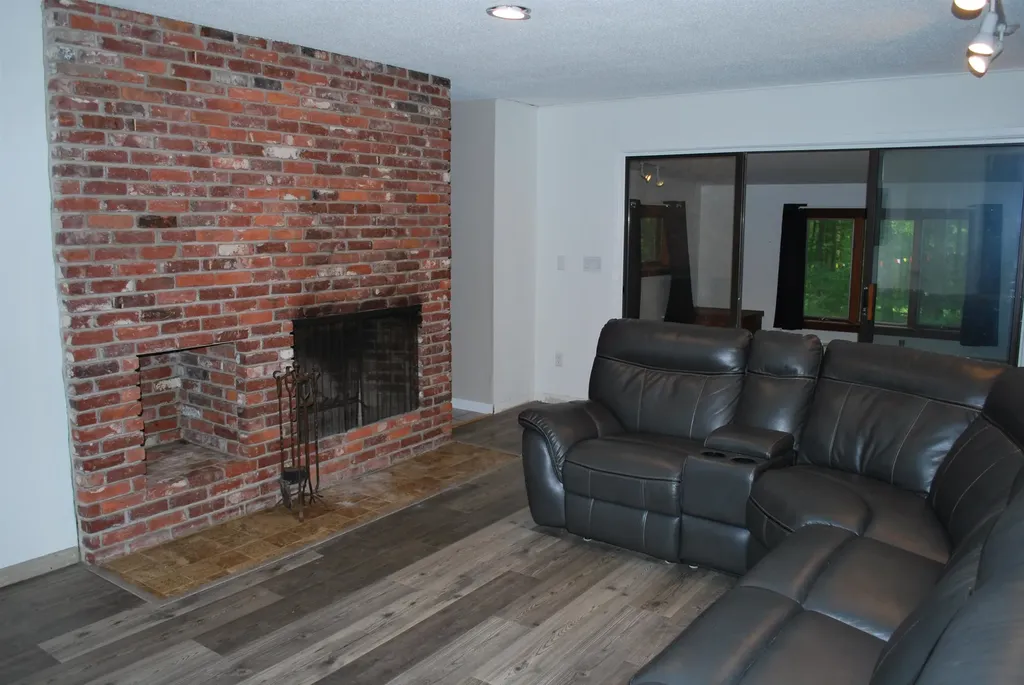 43 Camelot Drive Bedford NH 03110